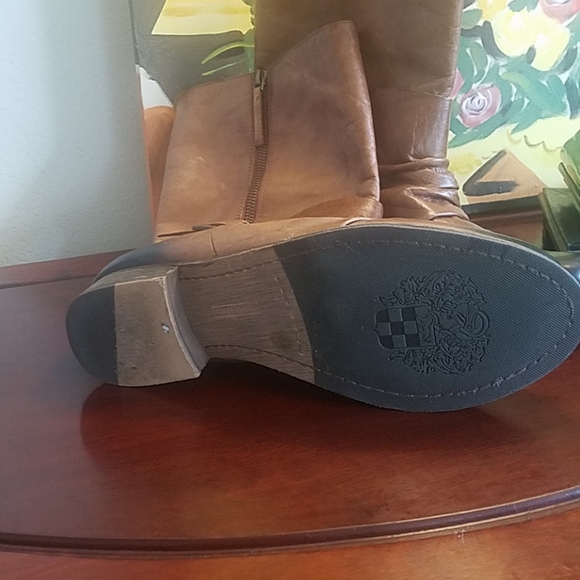 Vince Camuto leather boot size 10 - Picture 4 of 6